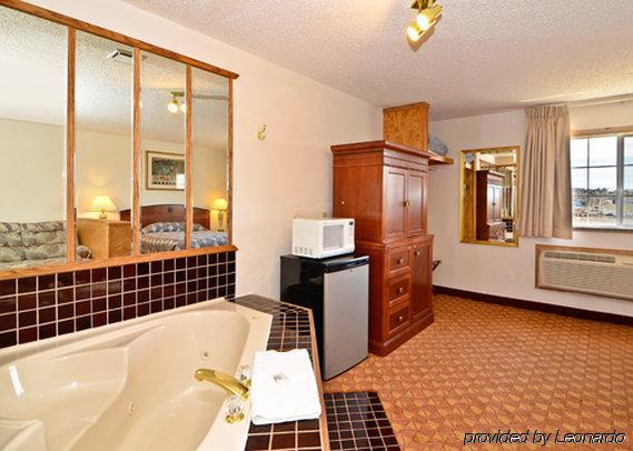 Econo Hospedaje Inn&Suites Madras Chateau Inn Habitación foto